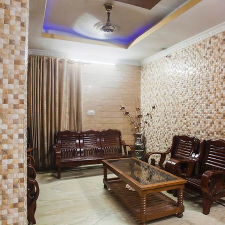 Hotel Grant Deluxe Meerut Esterno foto