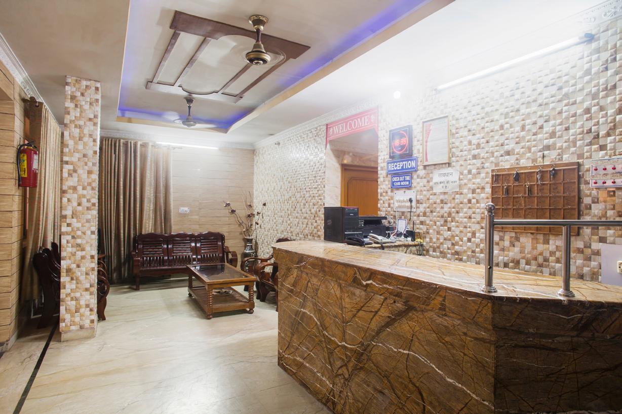 Hotel Grant Deluxe Meerut Esterno foto